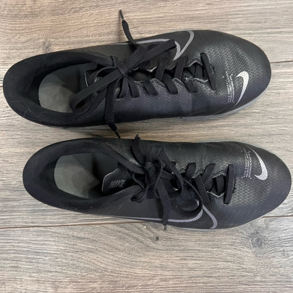 Nike Kids Black and Silver indoor soccer shoes